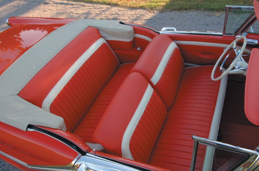  Oldsmobile 98 Starfire Convertible 1957 года  (фото 21 из 27)